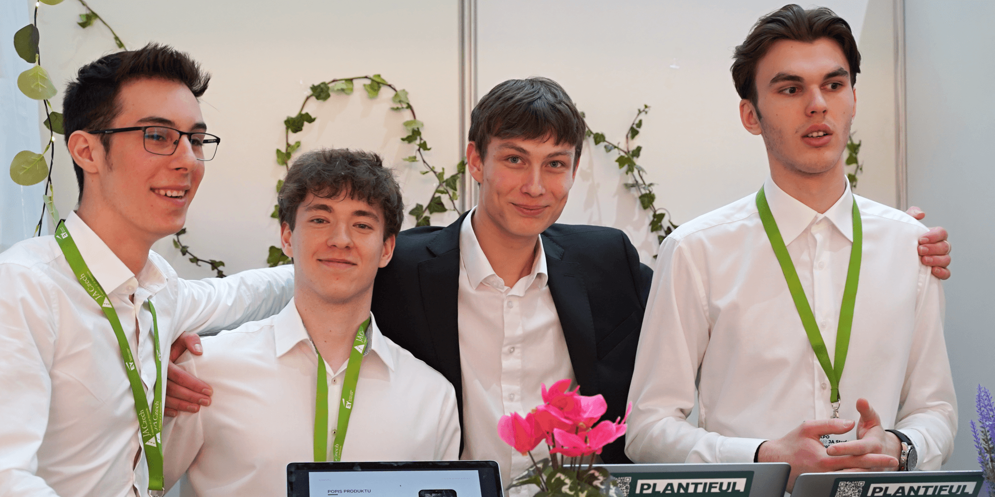 Tým Plantiful s oceněními na JA Expo